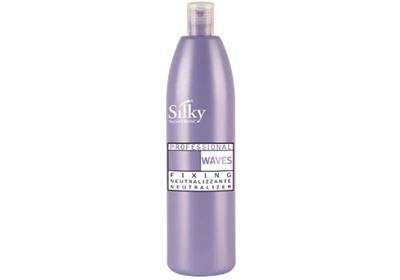 En hög, cylindrisk lila flaska märkt "Silky Fixing Waves 1000ml" med skruvlock, lämplig för man och för kvinna.